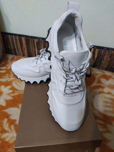 брендовые мужские спортивные костюмы из турции: Новыекожа, белоснежные, размер 38, производство Турция. Заказали — 3