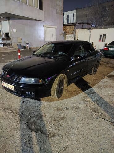 Mitsubishi Carisma: 2001 г., 1.6 л, Механика, Бензин, Седан