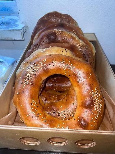 Продукты питания: Свежая домашняя выпечка восточной кухни. Ассортимент: - Пирожки — 3