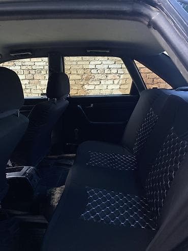 аудио техника: Audi 100: 1991 г., 2 л, Механика, Бензин — 8