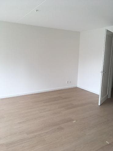 Отделочные работы: 🏡 **Продается 3-комнатная квартира в центре Сокулука!** 📍 **Самый — 4
