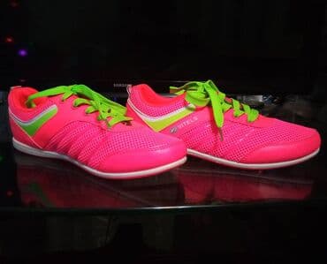 Киреге берилүүчү кийимдер: ПРОДАЮ новые кроссовки.Размер - 38. Лучше писать на Whatsapp,по — 1