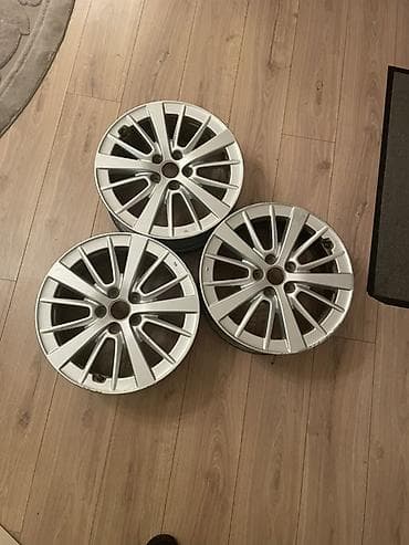 7 5j: Литые Диски R 16 Subaru, отверстий - 5, Б/у — 2