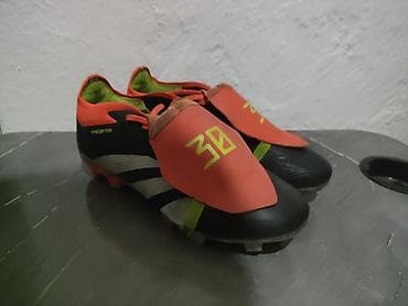 Футбольные бутсы Adidas Predator - Модель: Predator (надпись на