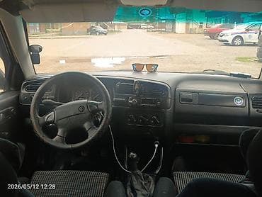 Volkswagen: Volkswagen Vento: 1993 г., 1.8 л, Механика, Бензин, Седан — 7