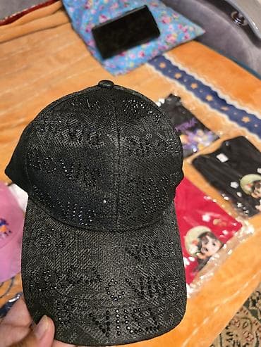 пошив верхней одежды: Продаю по 250 сом каждый, от 6 до 9 лет — 3