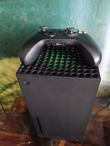 Игровая консоль Xbox Series X полный комплект 1- геймпад