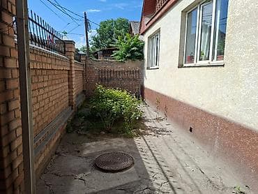 бгу: 🏡 Продаётся кирпичный дом с участком 📍 Удобное расположение — всего — 4