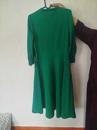 женская обувь 37: Зелёное женское платье Laroad - Цвет: насыщенный изумрудный. - Фасон — 3