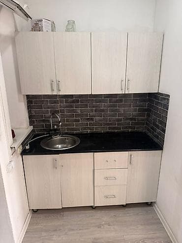 Сдаётся небольшая студия с санузлом и душем внутри. Планировка и — 6