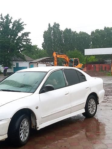 Mitsubishi Galant: 2000 г., 2.4 л, Механика, Бензин, Седан