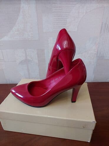 туфли лакированные: Продаю новые лакированные туфли 38 размера, каблук 8 см — 2