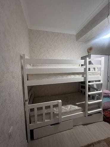 Двухъярусная детская кровать, Натуральное дерево, цвет - Белый at lalafo.kg Двухъярусная детская кровать, Натуральное дерево, цвет - Белый