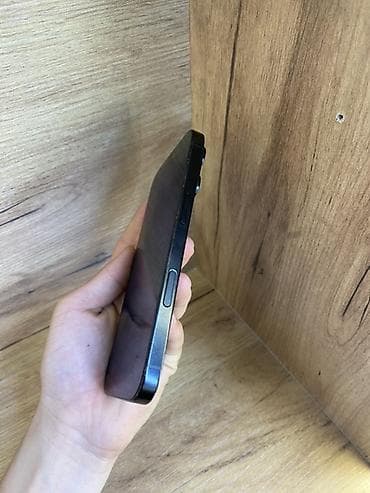 usb c: IPhone 15 Pro, Black Titanium, 89 % — 2