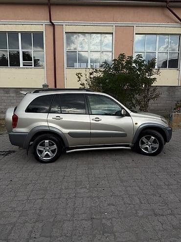 тае: Toyota RAV4: 2002 г., 2 л, Автомат, Бензин, Внедорожник — 2