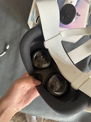 memory stick: Meta Quest 3s — 2