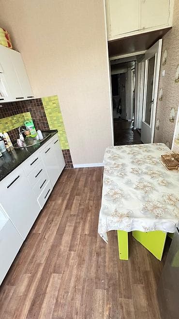 квартира 5 комнатная: 3 комнаты, 70 м², 105 серия, 5 этаж, Косметический ремонт — 5