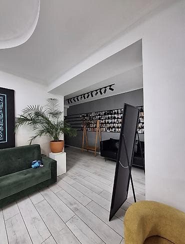 Коммерциялык мүлк: Кеңселерди ижаралоо, 130 м², Турак комплексинде, 1-катар — 1