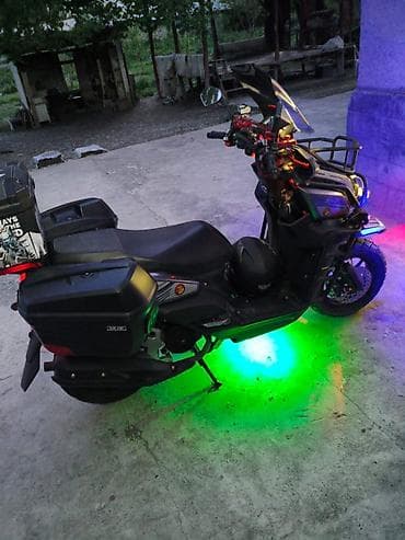 Макси-скутер Tank, 150 куб. см, Бензин