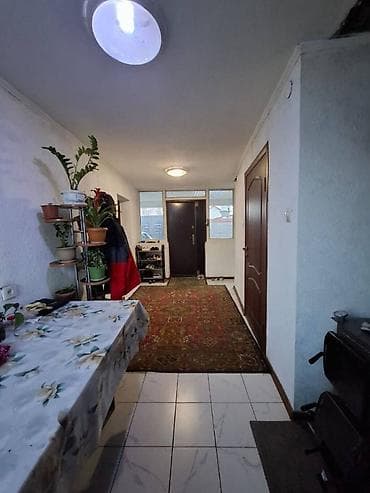 первомая: 🏡 Продаётся дом в г. Бишкек, Первомайский р-н (Киркомстром) 📐 94 м² | — 4