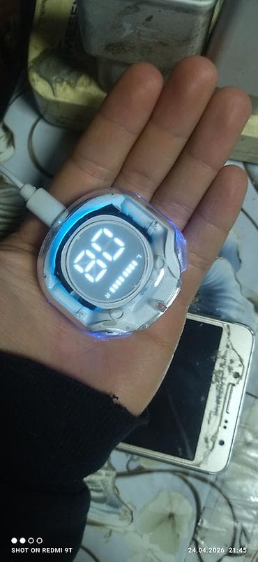 huawei watch d2: Беспроводные наушники TWS в кейсе с LED‑дисплеем - Зарядный кейс с — 1