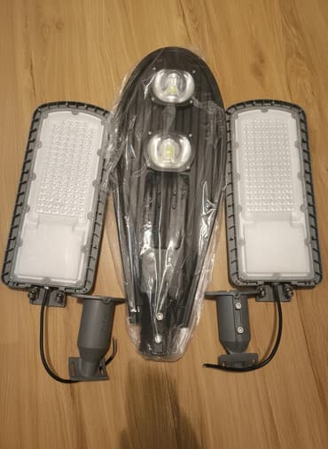 прожекторы на солнечных батареях бишкек: Светодиодные уличные светильники для опор/столбов освещения. новой — 2