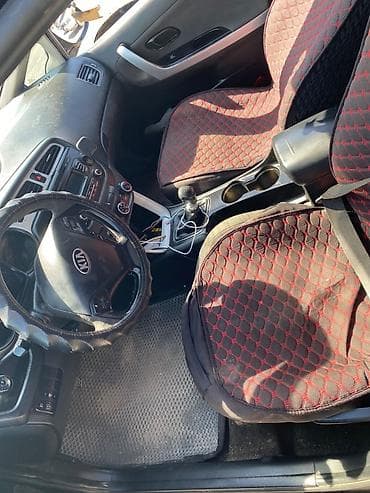 Kia Ceed: 2015 г., 1.4 л, Ручные, Бензин, Хэтчбэк