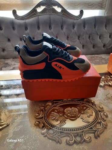 обувь для девочек: Мужские кроссовки, 43, Новый, цвет - Оранжевый, Бесплатная доставка — 1