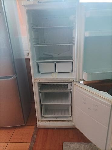 Холодильник Indesit SB 167 (модель SB161027) - Двухкамерный, нижняя at lalafo.kg Холодильник Indesit SB 167 (модель SB161027) - Двухкамерный, нижняя