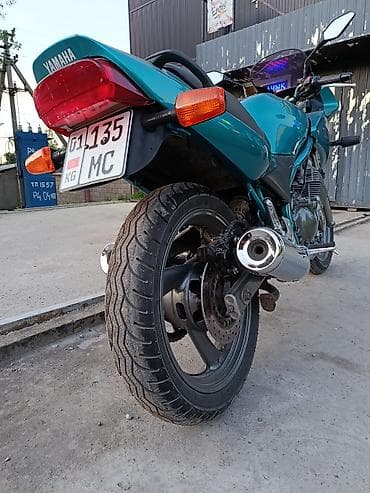 цилиндры: Классический мотоцикл Yamaha, 600 куб. см, Бензин — 3