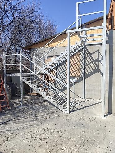 модульные лестницы в бишкеке: Металлический каркас для лестницы, предназначенный для установки — 5