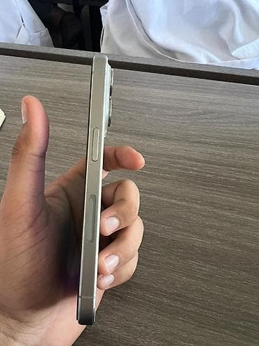 nokia e50: IPhone 15 Pro, Б/у, 128 ГБ, Natural Titanium, Чехол, 85 % — 3