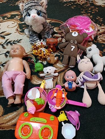 Игрушки девочкам.Кошка мяукает,остальные все в хорошем мостоянии За