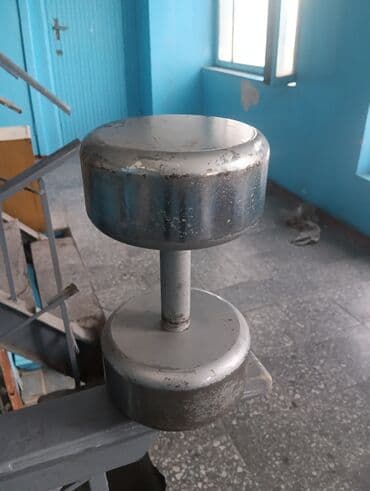 гантелы бу: Продаю две пары гантели б/у, не бетон, чистый метал. Вес гантели — 3