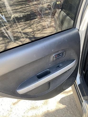 techno spark: Toyota Ist: 2003 г., 1.3 л, Автомат, Бензин, Хэтчбэк — 8