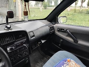 Volkswagen Passat Variant: 1988 г., 1.8 л, Механика, Бензин, Универсал — 5