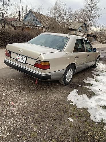 салон мерседес 220: Mercedes-Benz W124: 1991 г., 2.3 л, Механика, Бензин, Седан — 7
