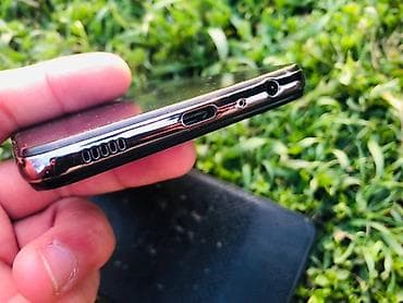 70 сом: Samsung Galaxy A52, түсү - Кара — 2