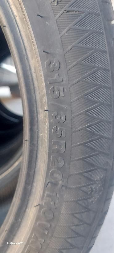 шина 205 50 17: Комплект шин R20, разноширокий. - Пара передних: 275/40 R20 106V XL — 3