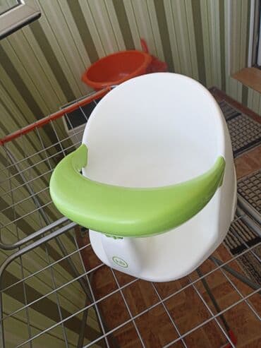 детские игрушки для новорожденных: Продаю сидушка новорожденного ребенка удобна умываться снизу липучка — 4