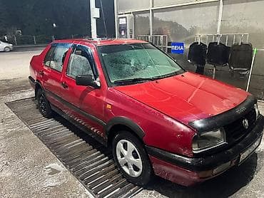 Транспорт: Volkswagen Vento: 1992 г., 1.8 л, Механика, Бензин, Седан — 2