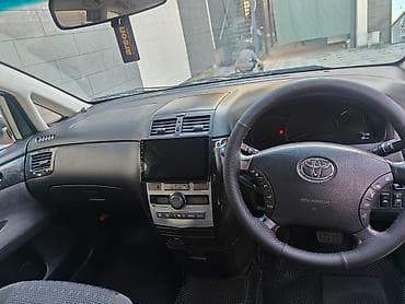 windom 2003: Toyota Ipsum: 2004 г., 2.4 л, Автомат, Газ, Минивэн — 3