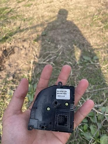 чехол тарпеда: Кнопочный модуль на руль (левый) для мультимедийного/бортового меню — 1