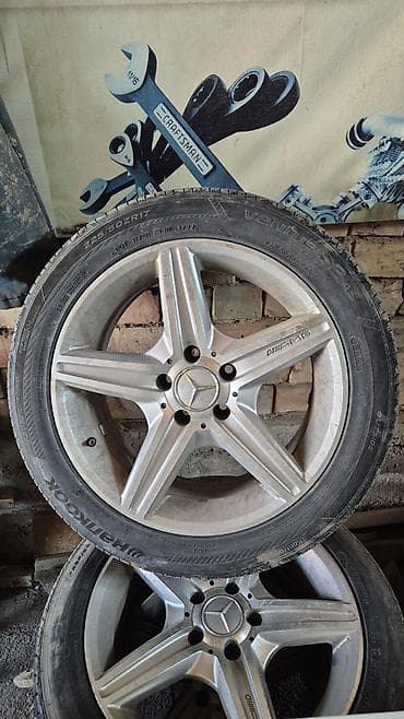 Комплект автомобильных колесных дисков с шинами. 1) Колесо Honda: - — 2
