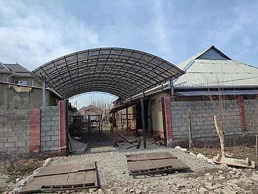 Распашные ворота: Кованые ворота с калиткой и навесом из поликарбоната - Комплект — 3