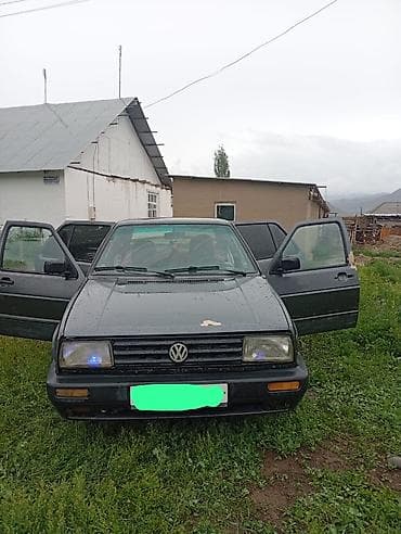 Volkswagen Jetta: 1991 г., 1.6 л, Механика, Бензин, Седан