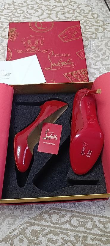 Туфли-лодочки Christian Louboutin, красный лак - Классическая модель