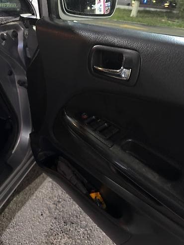 30000: Honda Stream: 2002 г., 2 л, Автомат, Бензин, Минивэн — 8