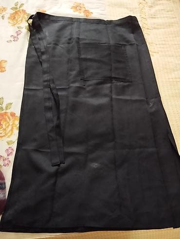 фартук: Продаю Фартуки разной модели, в отличном состоянии, размеры: -чёрный — 5