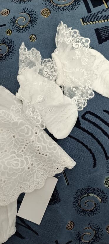 Балдардын башка кийимдери: Девочков. одежда: белое хлопк.нарядное платье с ободочком и носочками — 10